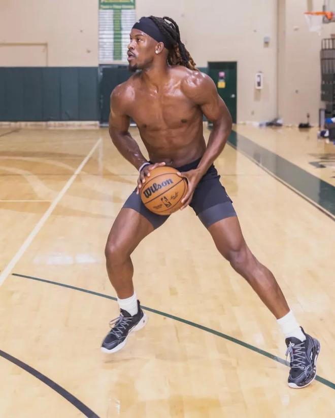 不论是发球 不论是发球