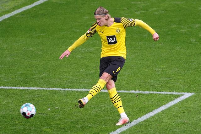 不拖泥带水 不拖泥带水