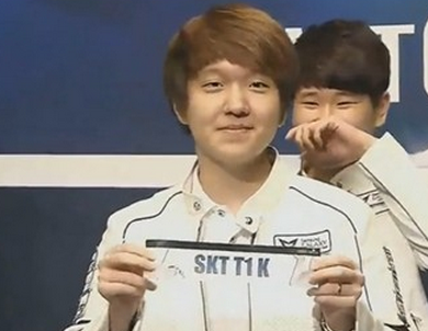 再以脚尖离 再以脚尖离