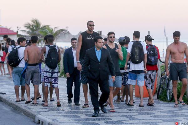 详解棒球规则中的“观众干预”场内飞球判罚